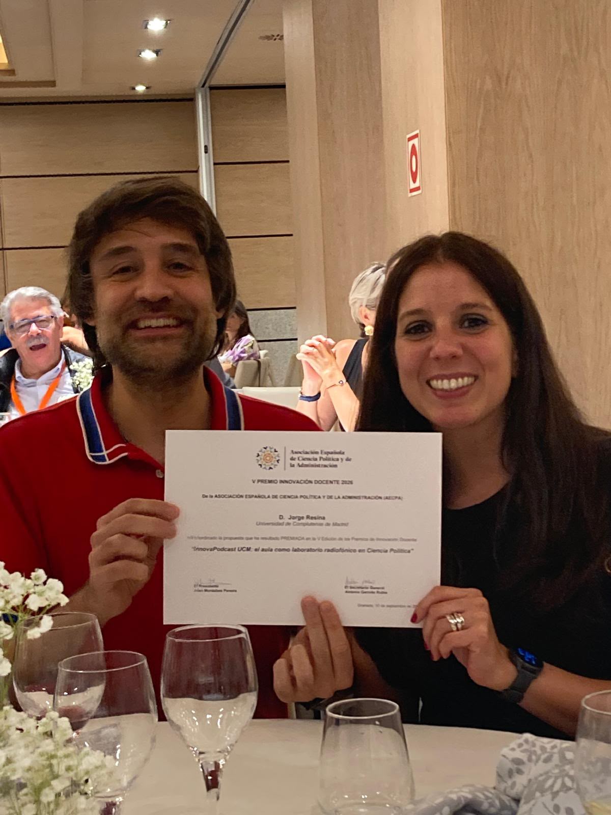 Jorge Resina recibe el Premio AECPA a la Innovación Docente 2026 - 2